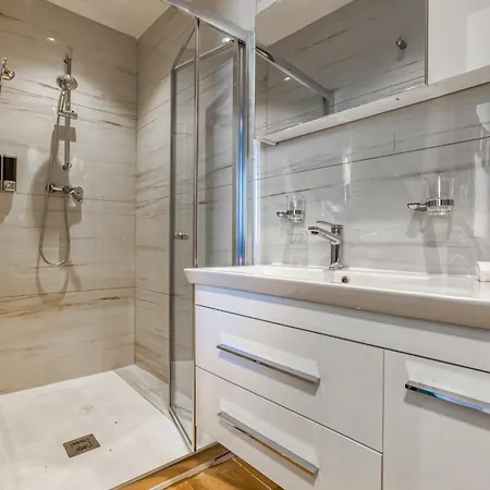 Bright 2br With Private Terrace In St Julians By 360 Estates Lägenhet