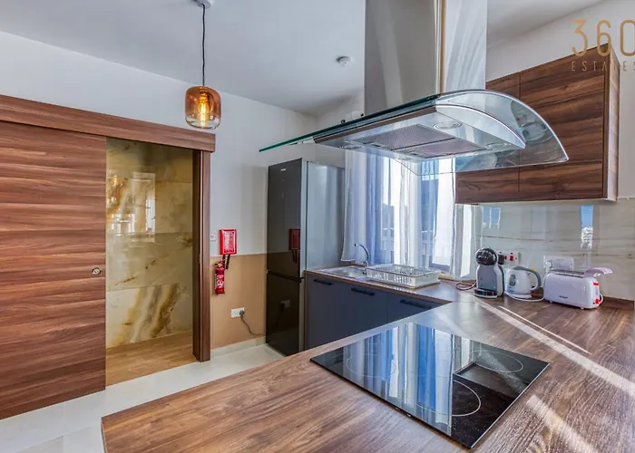 Bright 2br With Private Terrace In St Julians By 360 Estates San Ġiljan